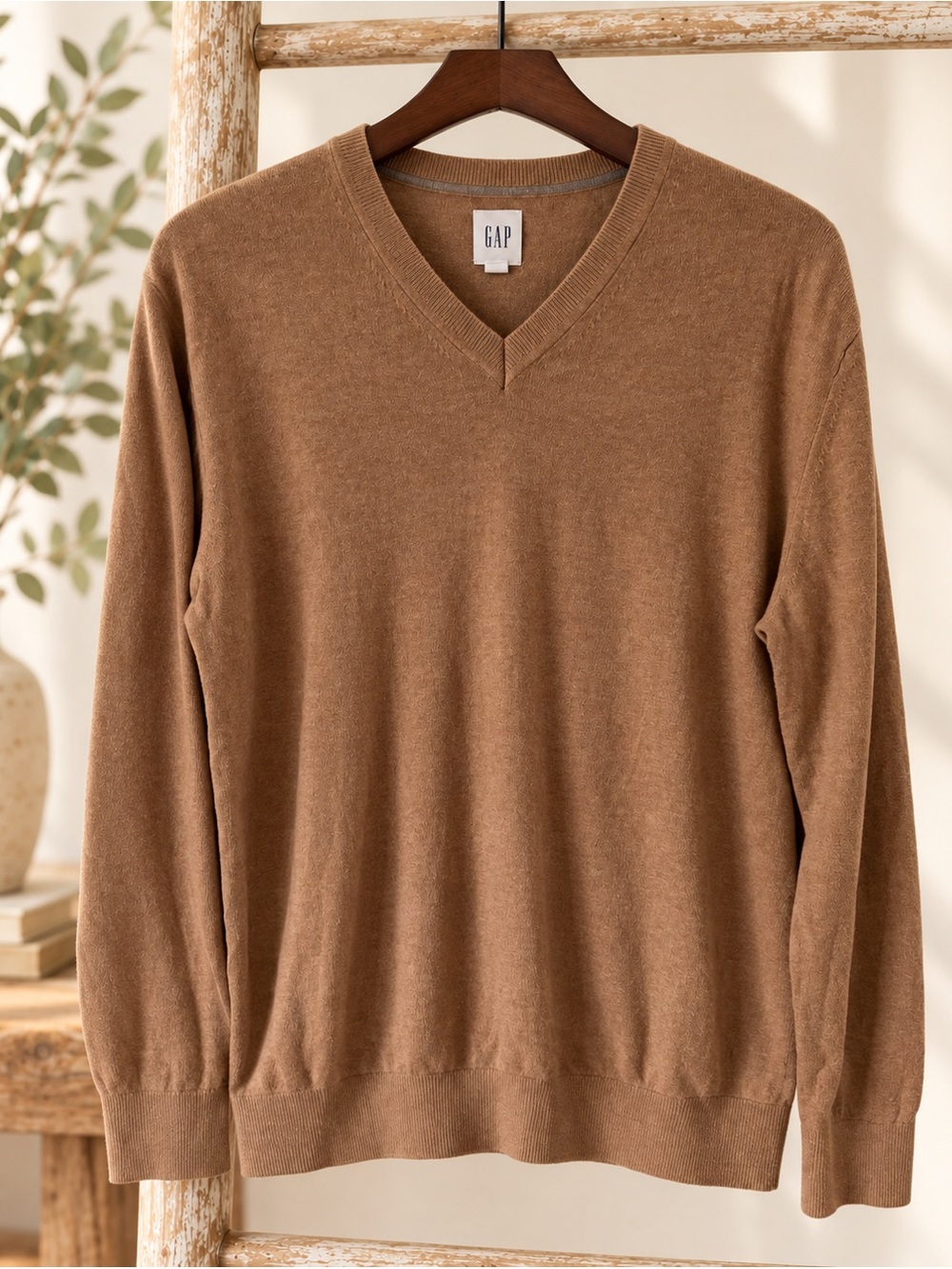 GAP Men’s 100% Cotton V-Neck Sweater Brown Medium